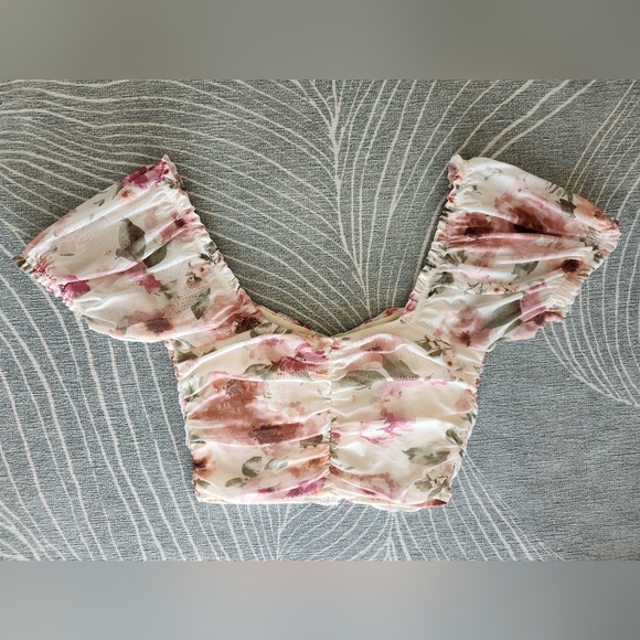 Forever 21 Ruffle Floral Off Shoulder Top - Picture 3 of 5